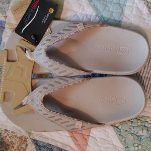 Spenco flip flops